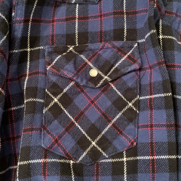 Wrangler size M long sleeve heavy thick cotton with snaps - Picture 3 of 5